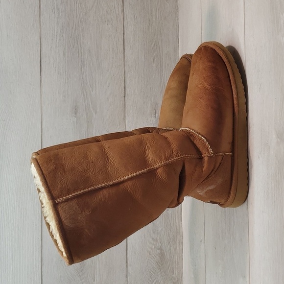 Ugg Australia Women 5815 Tall Leather Sheepskin Boots shoes sz 9 - Picture 1 of 12